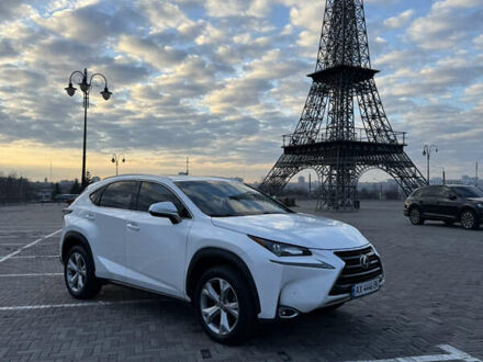 Белый Лексус НХ, объемом двигателя 2 л и пробегом 90 тыс. км за 25500 $, фото 1 на Automoto.ua