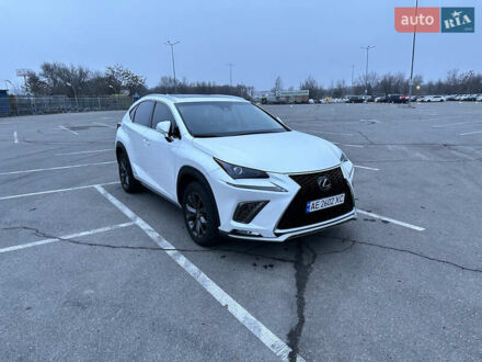 Белый Лексус НХ, объемом двигателя 2.49 л и пробегом 128 тыс. км за 32000 $, фото 1 на Automoto.ua
