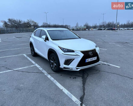 Білий Лексус НХ, об'ємом двигуна 2.49 л та пробігом 128 тис. км за 32000 $, фото 1 на Automoto.ua