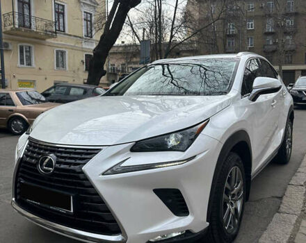 Білий Лексус НХ, об'ємом двигуна 2 л та пробігом 56 тис. км за 34999 $, фото 1 на Automoto.ua