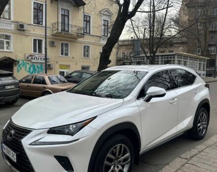 Белый Лексус НХ, объемом двигателя 2 л и пробегом 57 тыс. км за 34999 $, фото 1 на Automoto.ua