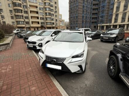 Білий Лексус НХ, об'ємом двигуна 2 л та пробігом 86 тис. км за 30022 $, фото 1 на Automoto.ua