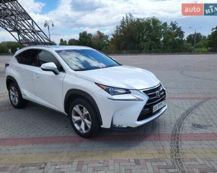 Білий Лексус НХ, об'ємом двигуна 2.49 л та пробігом 71 тис. км за 30500 $, фото 1 на Automoto.ua