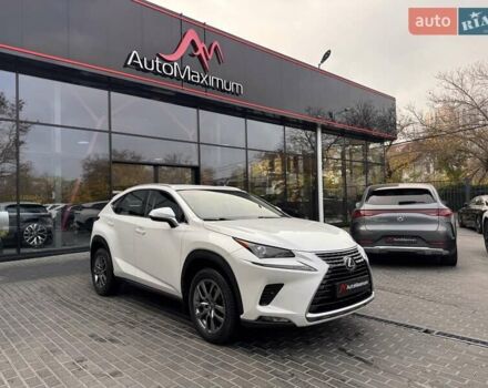 Білий Лексус НХ, об'ємом двигуна 1.99 л та пробігом 66 тис. км за 32900 $, фото 1 на Automoto.ua