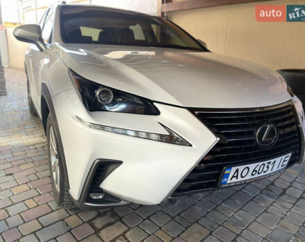 Білий Лексус НХ, об'ємом двигуна 2 л та пробігом 140 тис. км за 31400 $, фото 1 на Automoto.ua