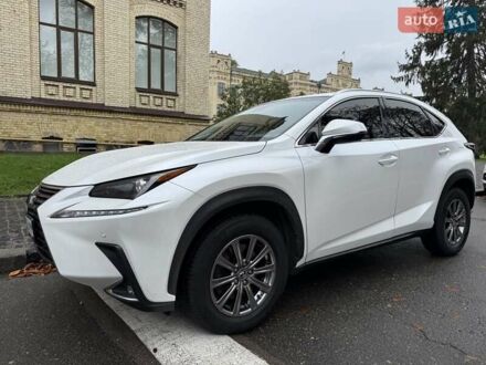 Белый Лексус НХ, объемом двигателя 2 л и пробегом 232 тыс. км за 28000 $, фото 1 на Automoto.ua