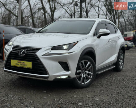 Белый Лексус НХ, объемом двигателя 2 л и пробегом 111 тыс. км за 29900 $, фото 1 на Automoto.ua