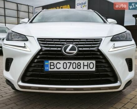 Белый Лексус НХ, объемом двигателя 2 л и пробегом 155 тыс. км за 25500 $, фото 1 на Automoto.ua