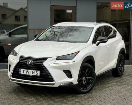 Білий Лексус НХ, об'ємом двигуна 2.5 л та пробігом 153 тис. км за 32900 $, фото 1 на Automoto.ua