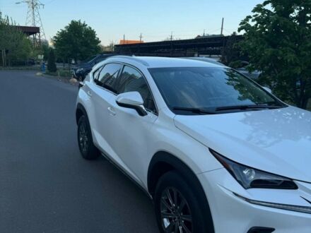 Білий Лексус НХ, об'ємом двигуна 2 л та пробігом 59 тис. км за 28000 $, фото 1 на Automoto.ua