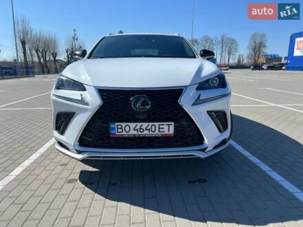 Білий Лексус НХ, об'ємом двигуна 2 л та пробігом 61 тис. км за 28700 $, фото 1 на Automoto.ua