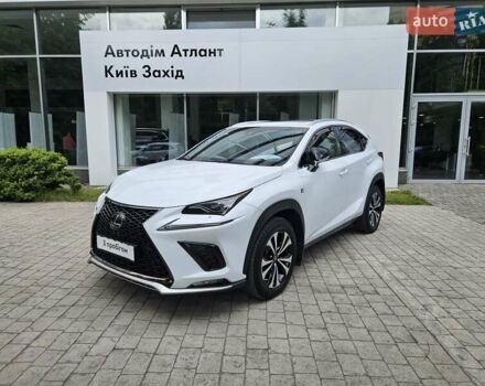 Білий Лексус НХ, об'ємом двигуна 2 л та пробігом 41 тис. км за 32890 $, фото 1 на Automoto.ua