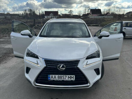Білий Лексус НХ, об'ємом двигуна 1.99 л та пробігом 45 тис. км за 31800 $, фото 1 на Automoto.ua