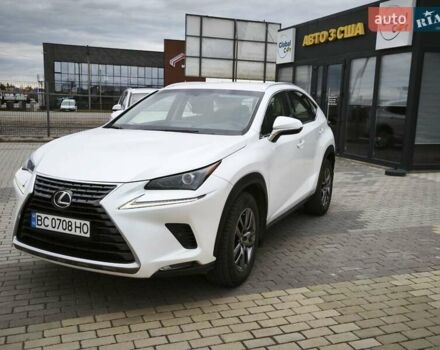Белый Лексус НХ, объемом двигателя 1.99 л и пробегом 154 тыс. км за 27601 $, фото 1 на Automoto.ua