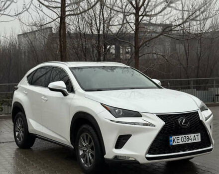 Белый Лексус НХ, объемом двигателя 2 л и пробегом 105 тыс. км за 25000 $, фото 1 на Automoto.ua