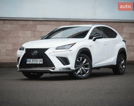 Белый Лексус НХ, объемом двигателя 2 л и пробегом 50 тыс. км за 26700 $, фото 1 на Automoto.ua