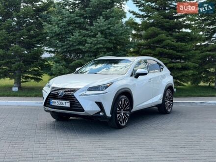 Білий Лексус НХ, об'ємом двигуна 2.49 л та пробігом 100 тис. км за 34500 $, фото 1 на Automoto.ua