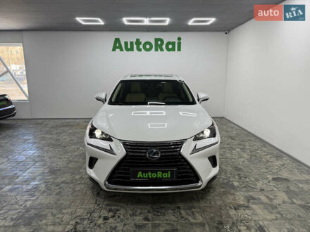 Белый Лексус НХ, объемом двигателя 2.49 л и пробегом 52 тыс. км за 34999 $, фото 1 на Automoto.ua