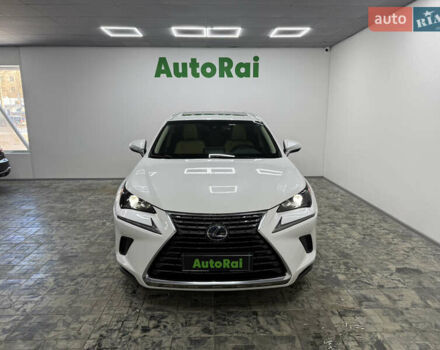 Белый Лексус НХ, объемом двигателя 2.49 л и пробегом 52 тыс. км за 34999 $, фото 1 на Automoto.ua