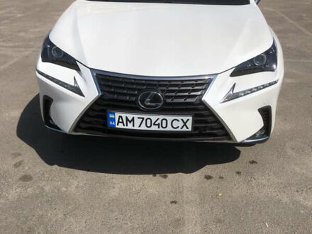 Белый Лексус НХ, объемом двигателя 2 л и пробегом 42 тыс. км за 30500 $, фото 1 на Automoto.ua