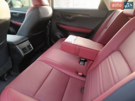 Білий Лексус НХ, об'ємом двигуна 2.5 л та пробігом 71 тис. км за 32999 $, фото 1 на Automoto.ua