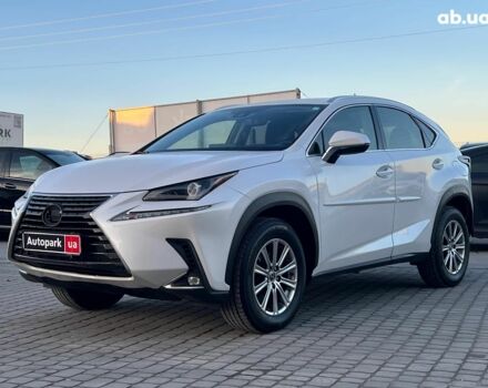 Белый Лексус НХ, объемом двигателя 2 л и пробегом 97 тыс. км за 31250 $, фото 1 на Automoto.ua