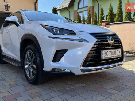 Лексус НХ 2020 у Львові на Automoto.ua Білий Лексус НХ, об'ємом двигуна 2.49 л та пробігом 19 тис. км за 45200 $, фото 1 на Automoto.ua