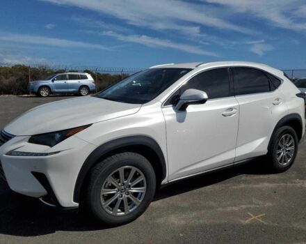 Белый Лексус НХ, объемом двигателя 2 л и пробегом 57 тыс. км за 9500 $, фото 1 на Automoto.ua