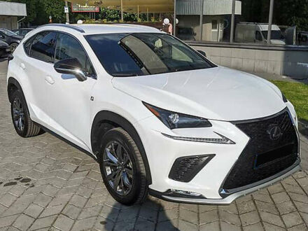 Белый Лексус НХ, объемом двигателя 2 л и пробегом 53 тыс. км за 30000 $, фото 1 на Automoto.ua
