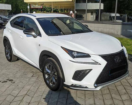 Белый Лексус НХ, объемом двигателя 2 л и пробегом 53 тыс. км за 30000 $, фото 1 на Automoto.ua