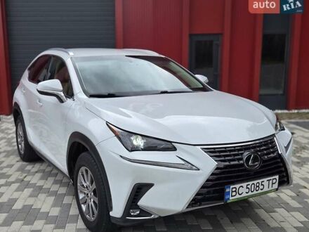 Белый Лексус НХ, объемом двигателя 2 л и пробегом 26 тыс. км за 23800 $, фото 1 на Automoto.ua