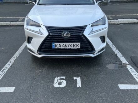 Белый Лексус НХ, объемом двигателя 2 л и пробегом 65 тыс. км за 36500 $, фото 1 на Automoto.ua