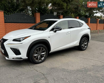 Білий Лексус НХ, об'ємом двигуна 2 л та пробігом 91 тис. км за 29999 $, фото 1 на Automoto.ua