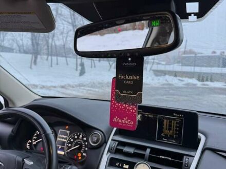 Белый Лексус НХ, объемом двигателя 2 л и пробегом 23 тыс. км за 32300 $, фото 1 на Automoto.ua