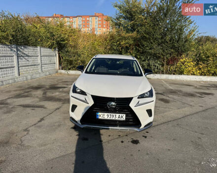 Білий Лексус НХ, об'ємом двигуна 1.99 л та пробігом 18 тис. км за 36800 $, фото 1 на Automoto.ua