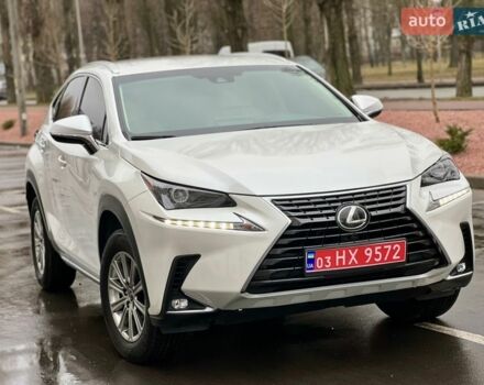 Белый Лексус НХ, объемом двигателя 2 л и пробегом 58 тыс. км за 28999 $, фото 1 на Automoto.ua