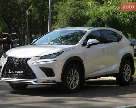 Білий Лексус НХ, об'ємом двигуна 2 л та пробігом 56 тис. км за 31500 $, фото 1 на Automoto.ua