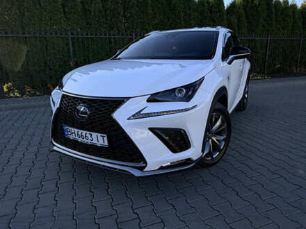 Белый Лексус НХ, объемом двигателя 2 л и пробегом 88 тыс. км за 32000 $, фото 1 на Automoto.ua