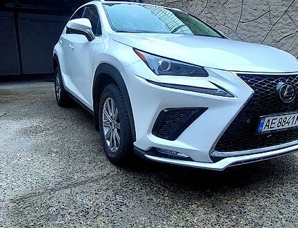 Белый Лексус НХ, объемом двигателя 2 л и пробегом 0 тыс. км за 27000 $, фото 1 на Automoto.ua