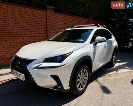 Білий Лексус НХ, об'ємом двигуна 2 л та пробігом 53 тис. км за 30500 $, фото 1 на Automoto.ua