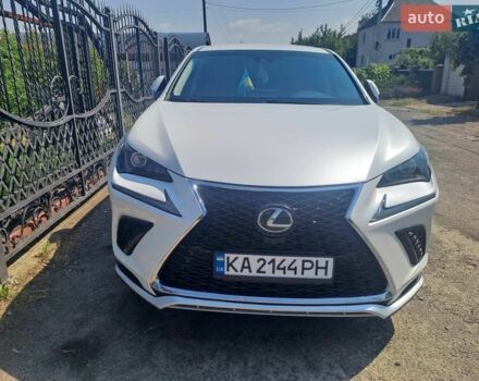 Белый Лексус НХ, объемом двигателя 2 л и пробегом 85 тыс. км за 29500 $, фото 1 на Automoto.ua