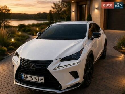 Белый Лексус НХ, объемом двигателя 1.99 л и пробегом 34 тыс. км за 36900 $, фото 1 на Automoto.ua