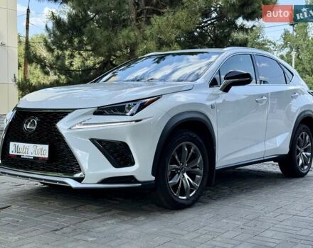 Білий Лексус НХ, об'ємом двигуна 2 л та пробігом 30 тис. км за 25900 $, фото 1 на Automoto.ua