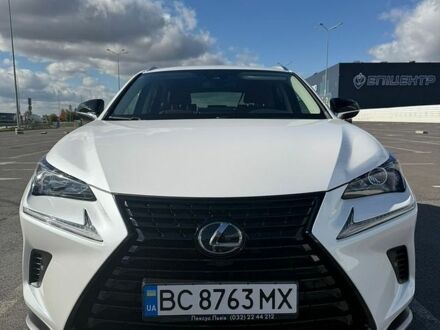 Білий Лексус НХ, об'ємом двигуна 2 л та пробігом 110 тис. км за 32500 $, фото 1 на Automoto.ua