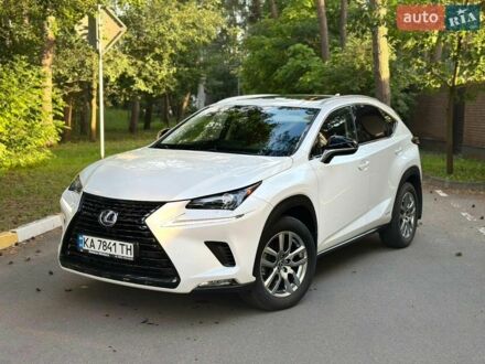 Білий Лексус НХ, об'ємом двигуна 2.49 л та пробігом 40 тис. км за 38200 $, фото 1 на Automoto.ua