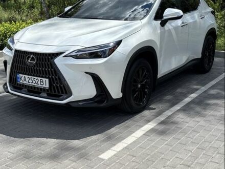 Білий Лексус НХ, об'ємом двигуна 2 л та пробігом 17 тис. км за 42533 $, фото 1 на Automoto.ua