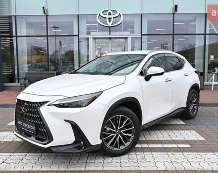 Лексус НХ 2022 в Киеве на Automoto.ua Белый Лексус НХ, объемом двигателя 2.49 л и пробегом 81 тыс. км за 44993 $, фото 1 на Automoto.ua