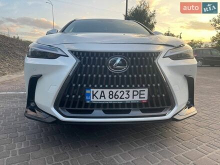 Білий Лексус НХ, об'ємом двигуна 2.49 л та пробігом 32 тис. км за 33800 $, фото 1 на Automoto.ua