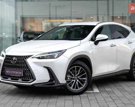 Белый Лексус НХ, объемом двигателя 2.49 л и пробегом 60 тыс. км за 57931 $, фото 1 на Automoto.ua