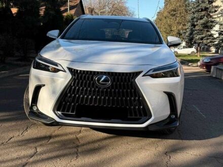 Белый Лексус НХ, объемом двигателя 2.5 л и пробегом 22 тыс. км за 52000 $, фото 1 на Automoto.ua